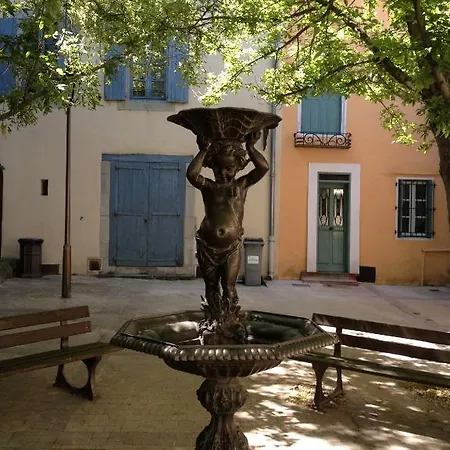 Les Troubadours Apartment